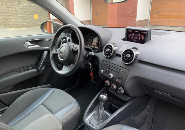 Audi A1 cena 43900 przebieg: 88000, rok produkcji 2012 z Szczecin małe 326